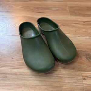 Sloggers green garden clogs